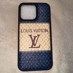 15 pro max  Blue and Cream Phone Case